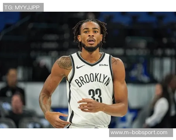 克拉克斯顿表现出色14投8中砍下21分8篮板4助攻2抢断2盖帽 克拉克斯顿表现出色14投8中砍下21分8篮板4助攻2抢断2盖帽